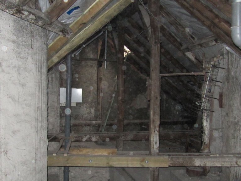 Rekonstrukce chátrajícího podkroví
