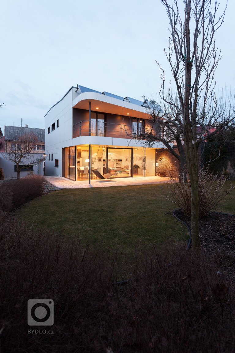 add picture to album