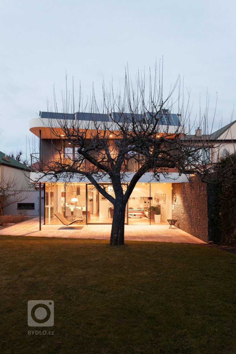 add picture to album