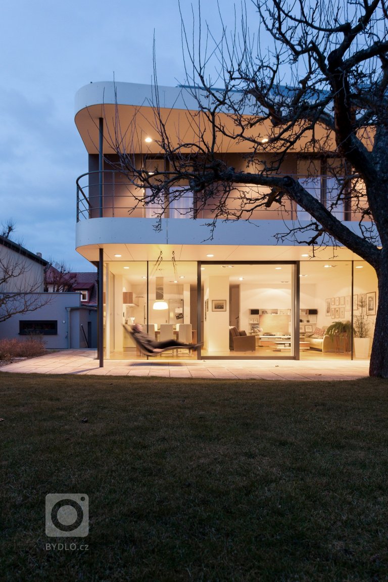 add picture to album