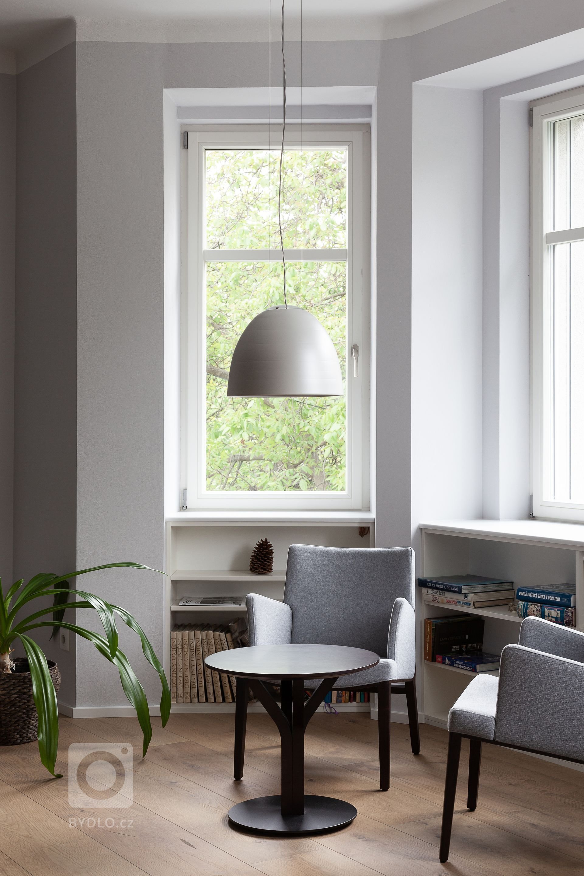 Dům ze třicátých let minulého století prošel od dob svého vzniku naštěstí jen drobnými úpravami po&nbsp;druhé světové válce, jež měly k&nbsp;původní noblese…