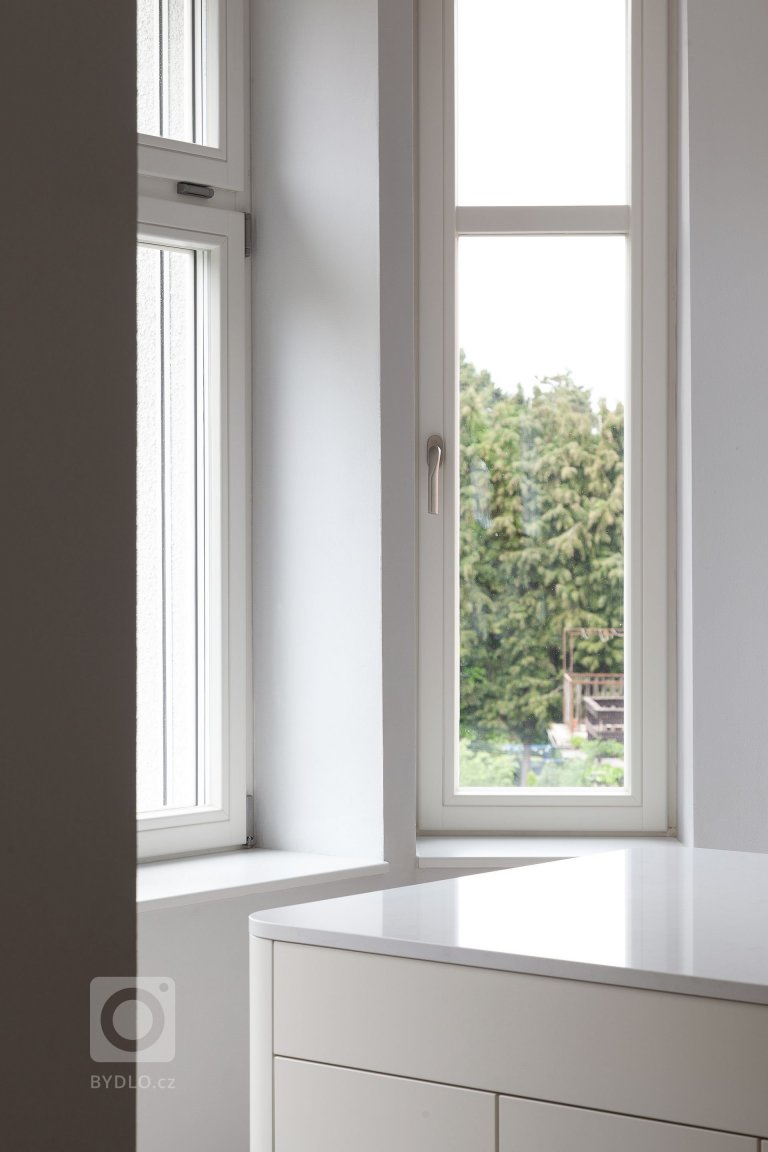 add picture to album