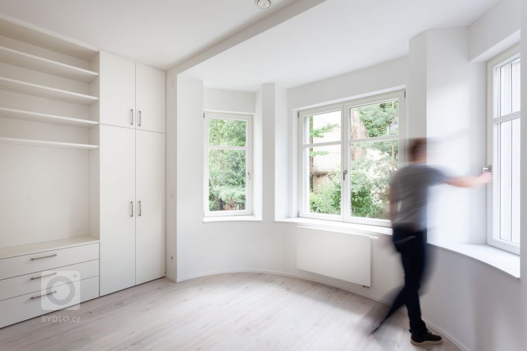 add picture to album