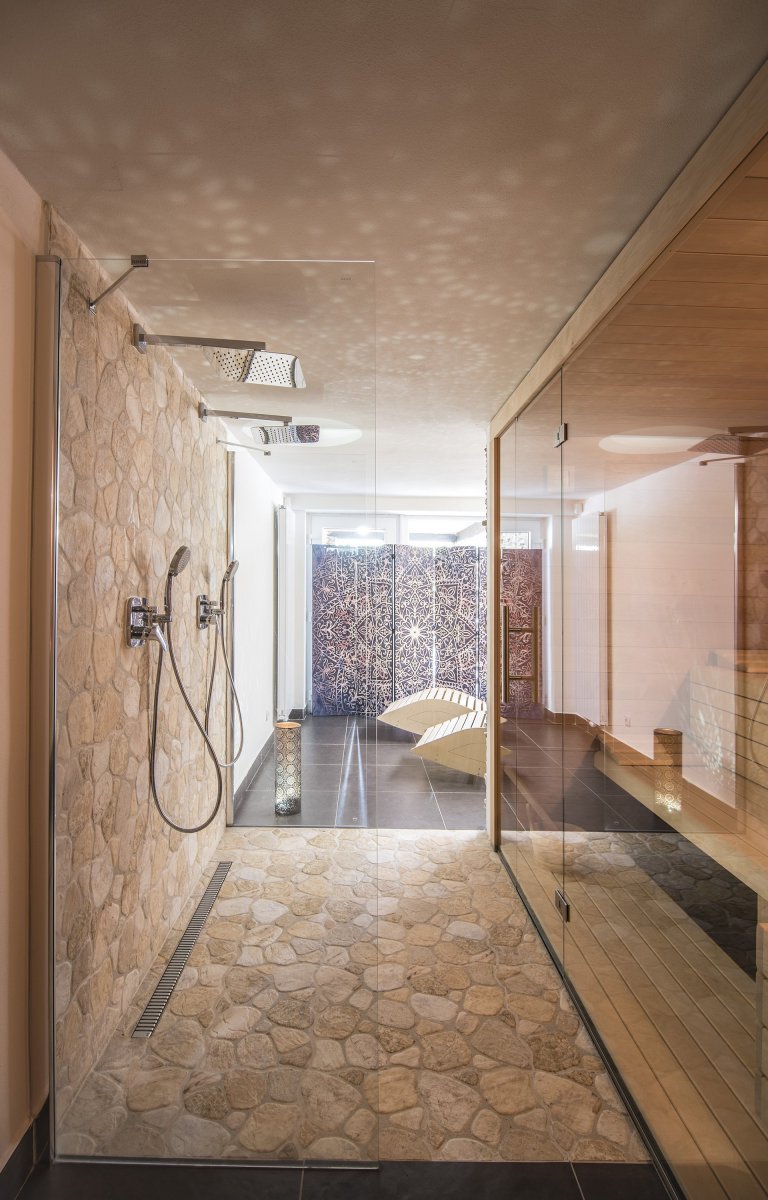 Bývalá kolonie pro úředníky celní správy byla umístěna do Anenského údolí u&nbsp;Harrachova. Je to krásné místo, kterým se vine říčka Mumlava a&nbsp;nyní je to…