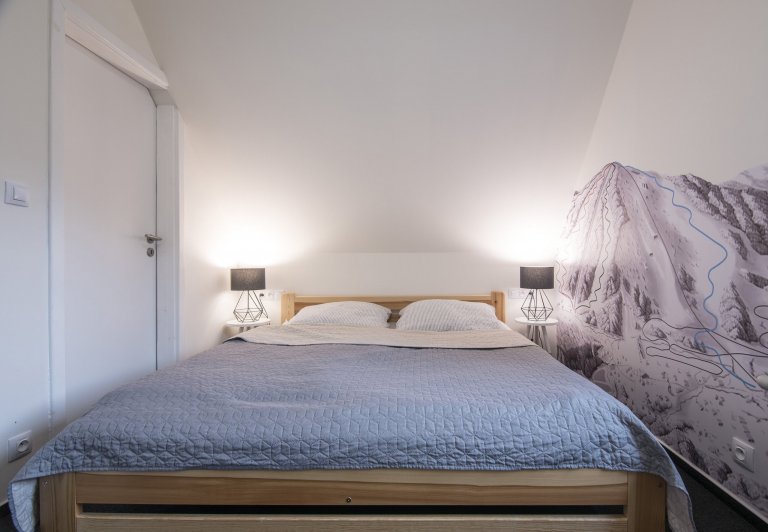 Bývalá kolonie pro úředníky celní správy byla umístěna do Anenského údolí u&nbsp;Harrachova. Je to krásné místo, kterým se vine říčka Mumlava a&nbsp;nyní je to…