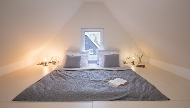 Bývalá kolonie pro úředníky celní správy byla umístěna do Anenského údolí u&nbsp;Harrachova. Je to krásné místo, kterým se vine říčka Mumlava a&nbsp;nyní je to…