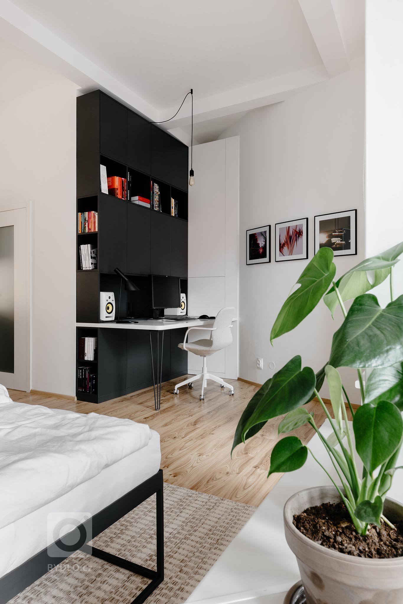 Málokdy se podaří vyladit projekt od prvních půdorysných myšlenek, až po&nbsp;poslední textilii a&nbsp;rozmístění obrazů na stěnách. Klient byl v&nbsp;tomto…