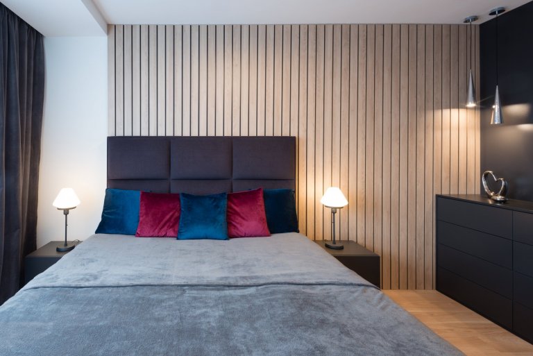 REALIZACE NÁVRHU INTERIÉRU BYTU PRO MLADÉHO MUŽE V BRATISLAVĚ.

Realizace&nbsp;interiéru bytu&nbsp;pro mladého muže.&nbsp;V interiéru převládá kombinace…