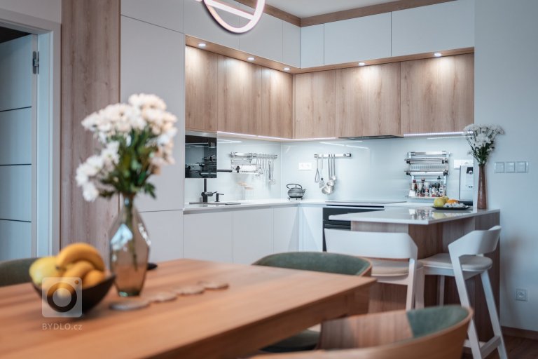 add picture to album