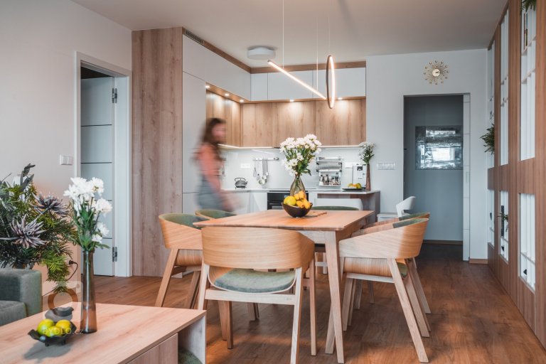 add picture to album