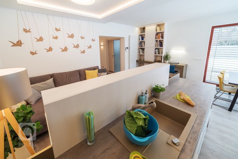 add picture to album