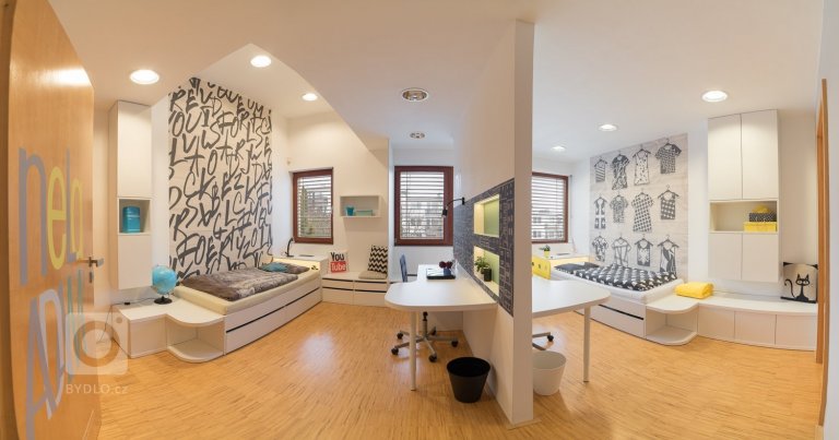 add picture to album