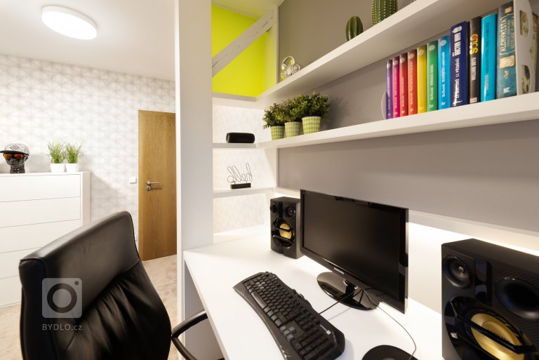 add picture to album