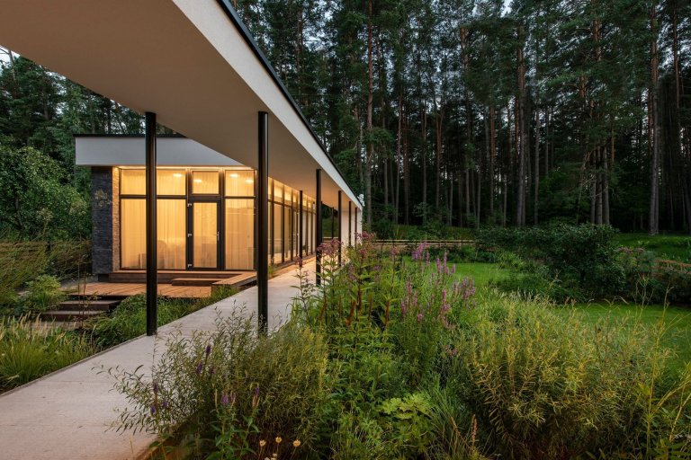 Dům s unikátním přemostěním „Bridge house“