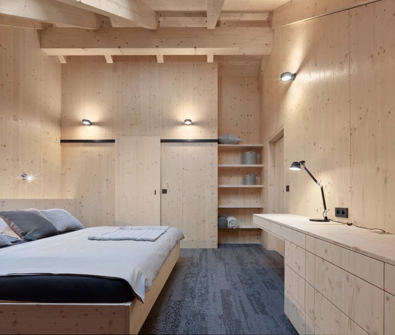 Chata ze smrkových CLT panelů