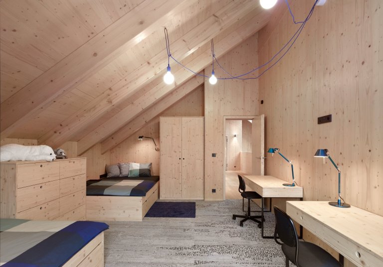 Chata ze smrkových CLT panelů