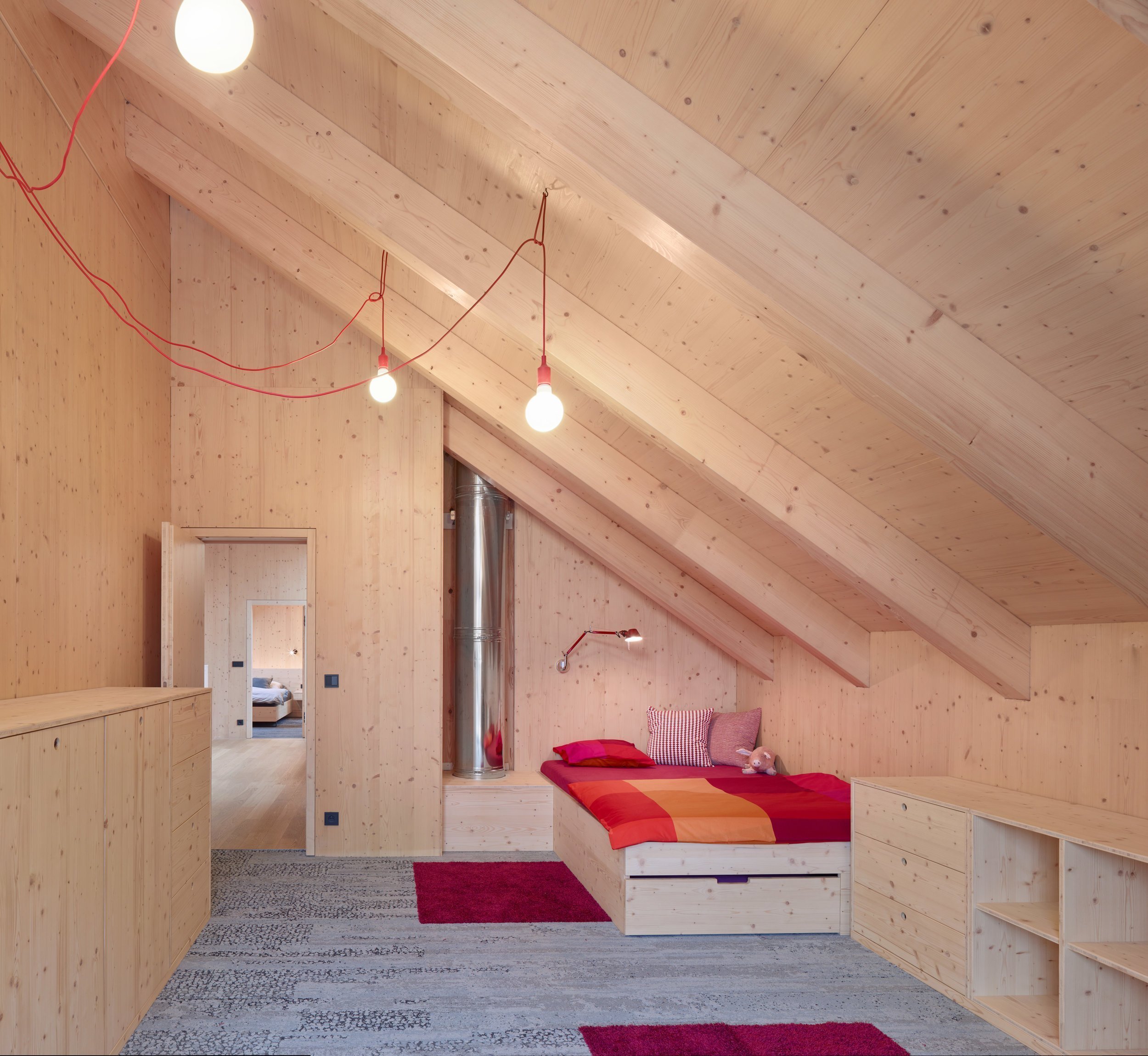 Chata ze smrkových CLT panelů