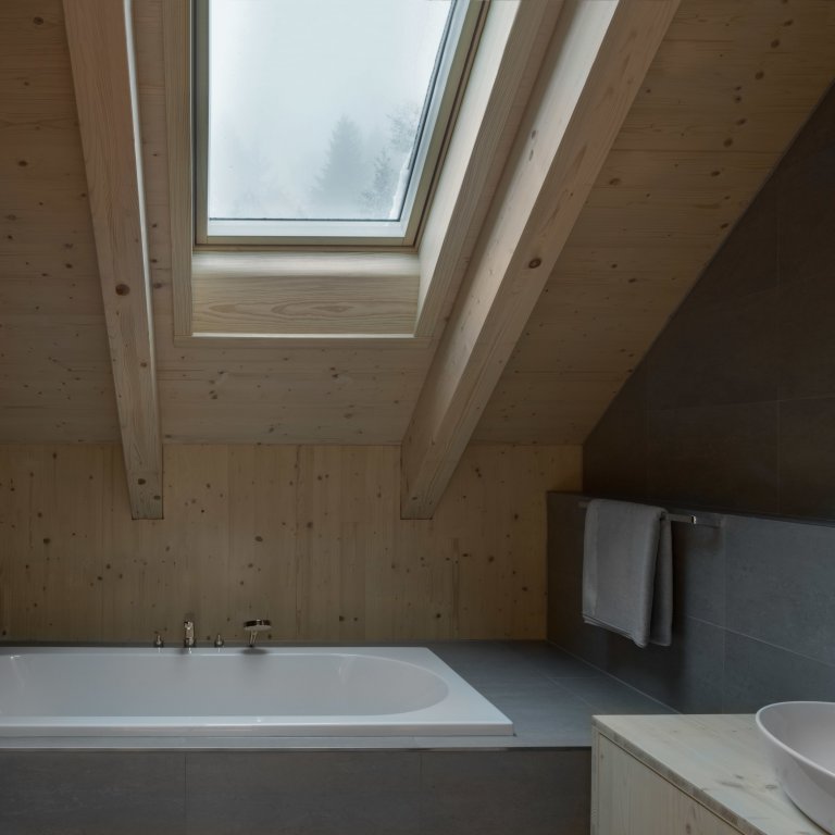 Chata ze smrkových CLT panelů