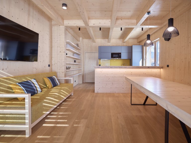 Chata ze smrkových CLT panelů