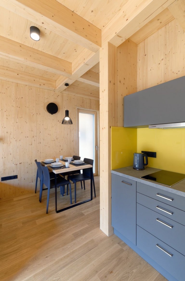 Chata ze smrkových CLT panelů