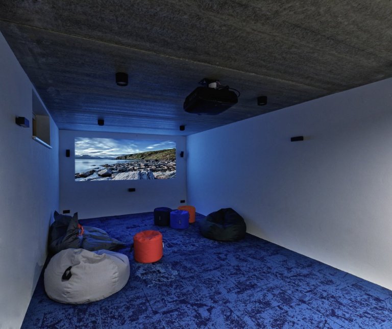 Chata ze smrkových CLT panelů