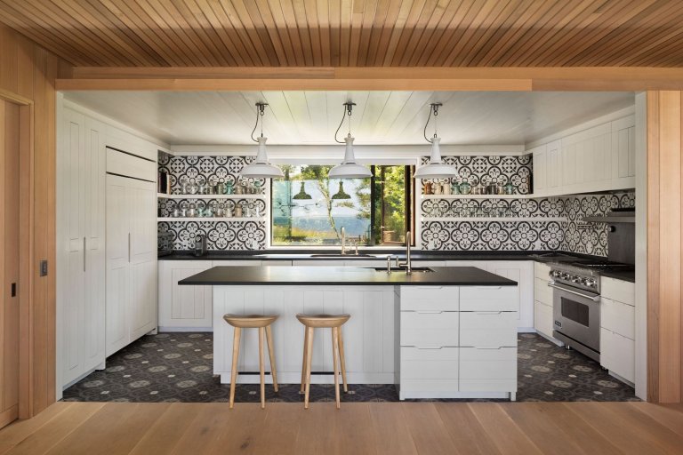 Dům s bazénem na pláži