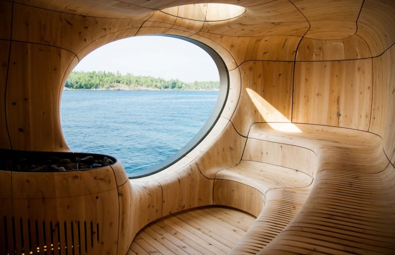 Netradiční sauna s výhledem na jezero