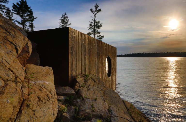 Netradiční sauna s výhledem na jezero
