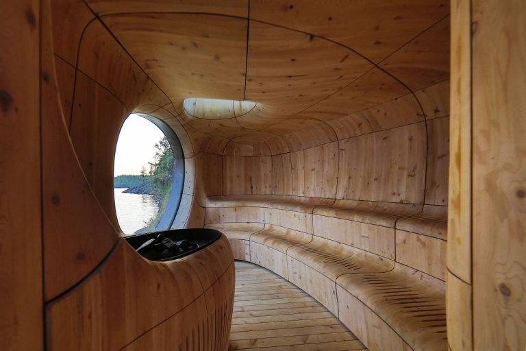 Netradiční sauna s výhledem na jezero