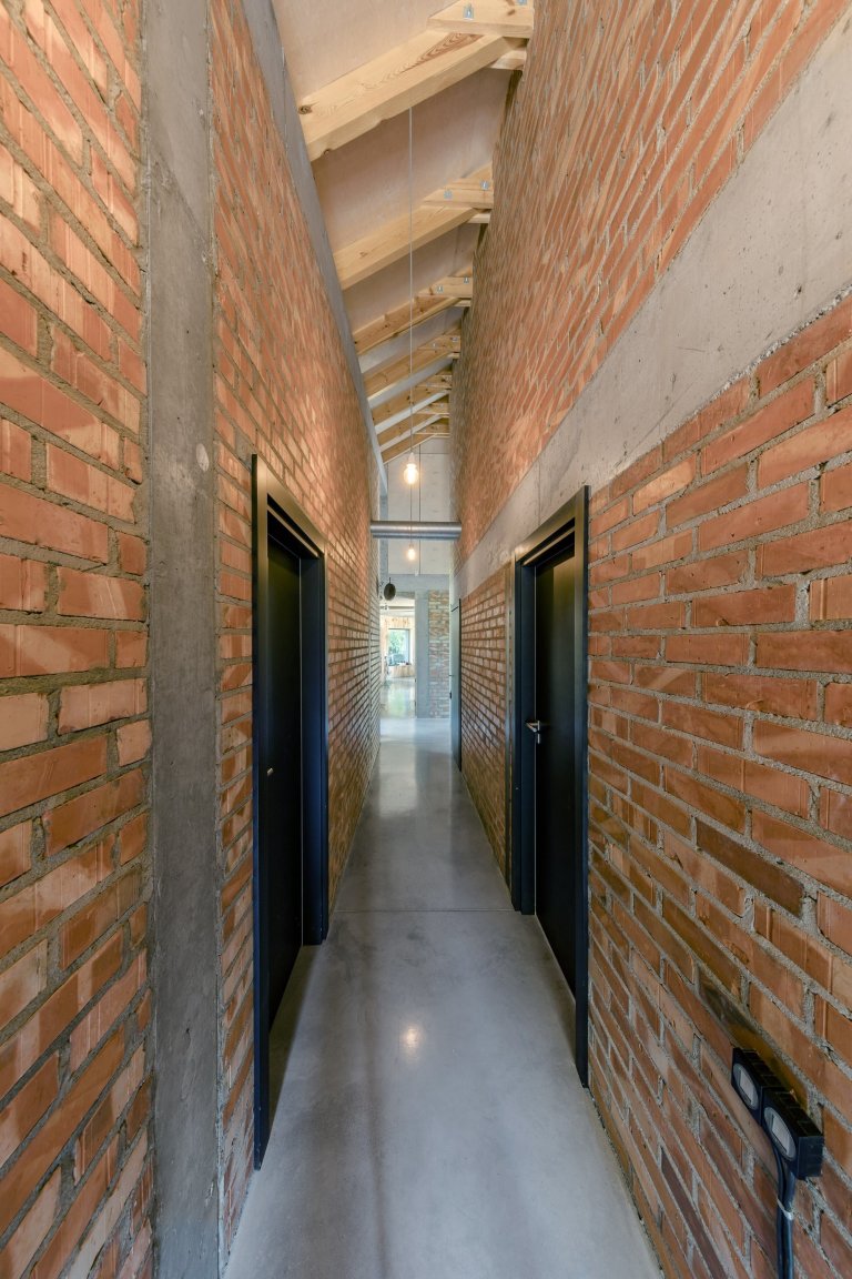 Originální dům s dřevěnou fasádou