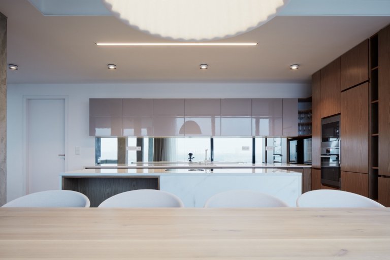 Penthouse z Prahy je bydlením snů