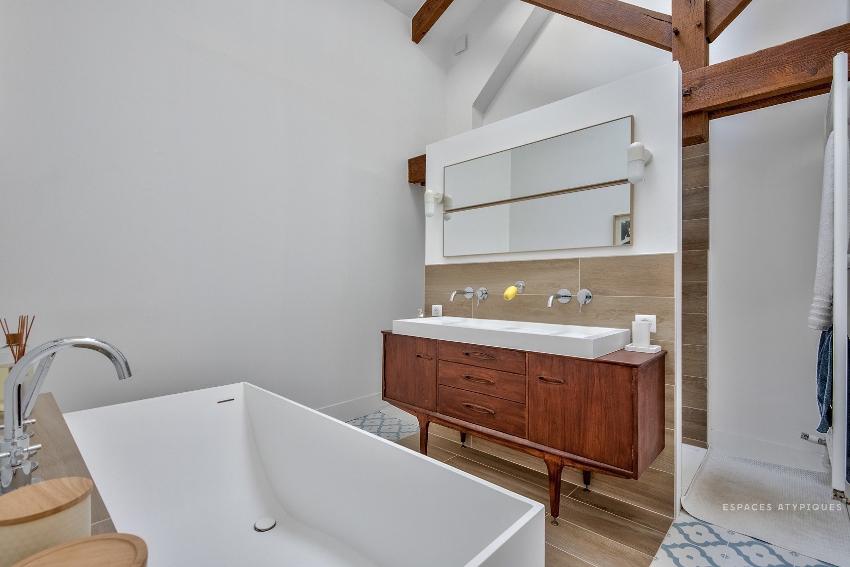 Renovace stodoly u Paříže