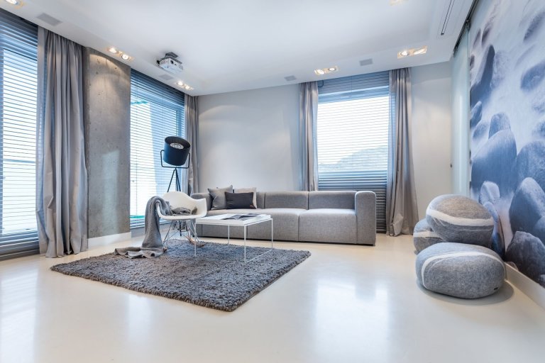 Šedá není nudná, vše záleží na doplňcích