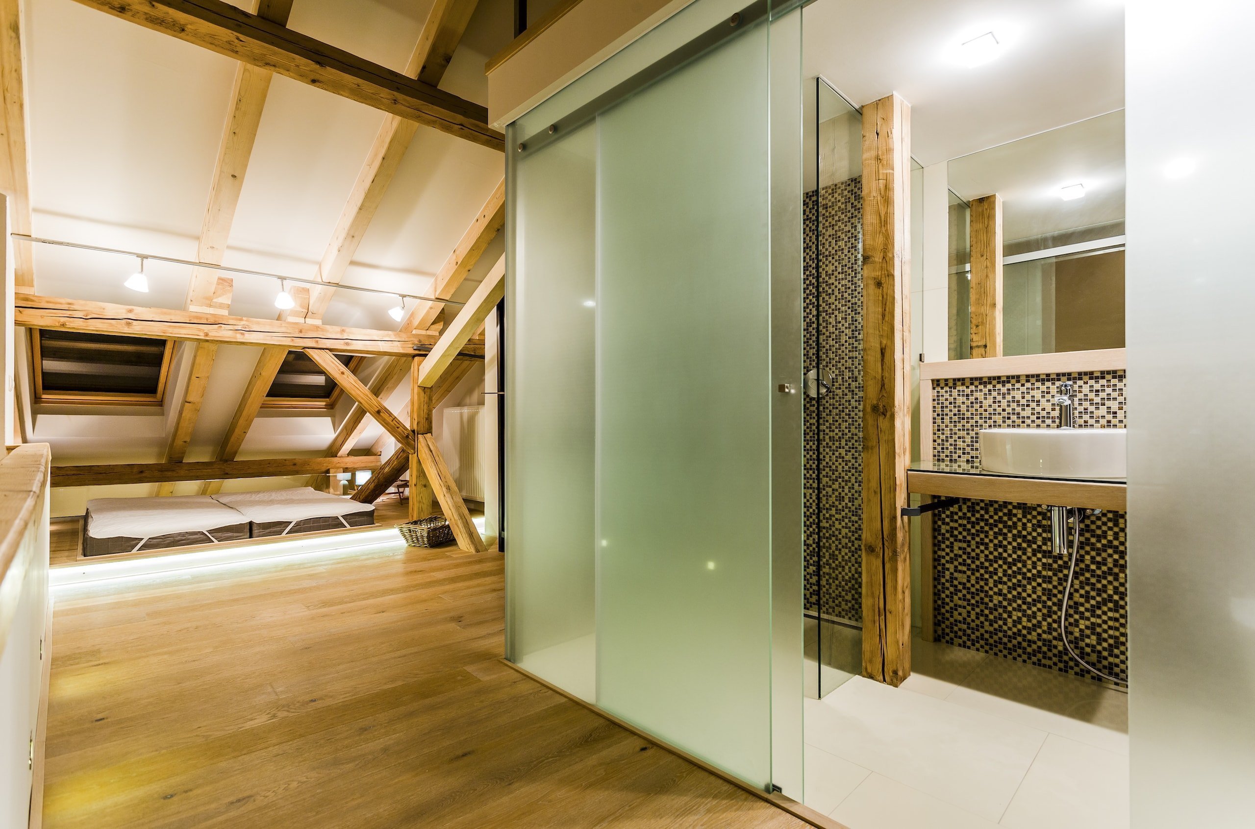 Ze staré půdy vzniklo luxusní bydlení pod hvězdami