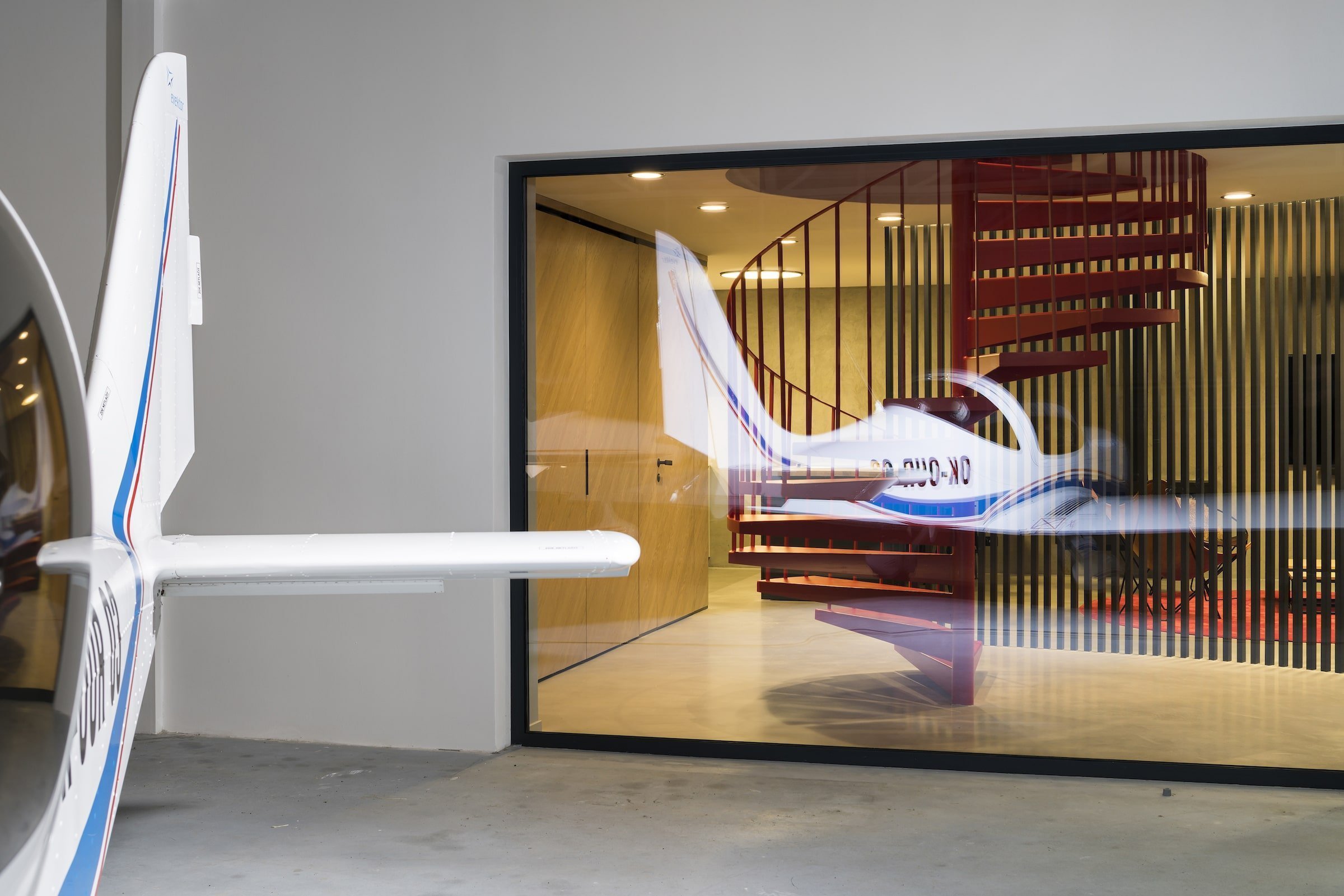 Ze starého hangáru mají skvělé místo pro ultralighty i přátele