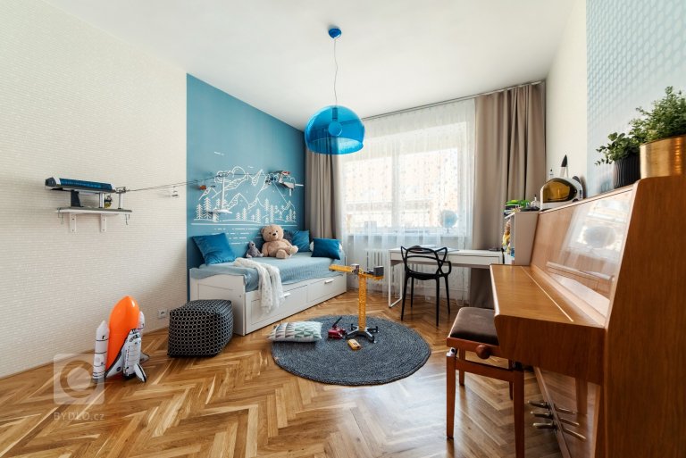 add picture to album