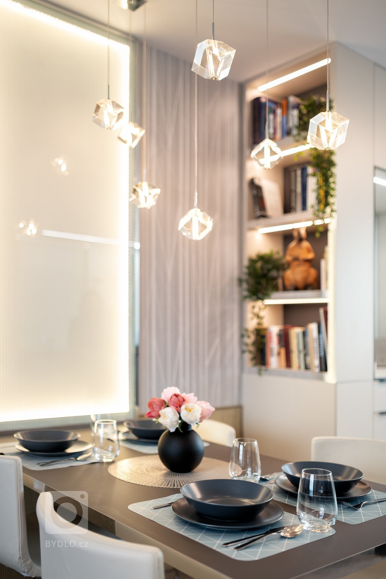 Změna dispozice na 3kk

Byt se nachází v&nbsp;bytovém domě postaveném v&nbsp;roce 1977.&nbsp; Výměra bytu včetně lodžie (3,5 m2) činí 72 m2. K&nbsp;bytu…