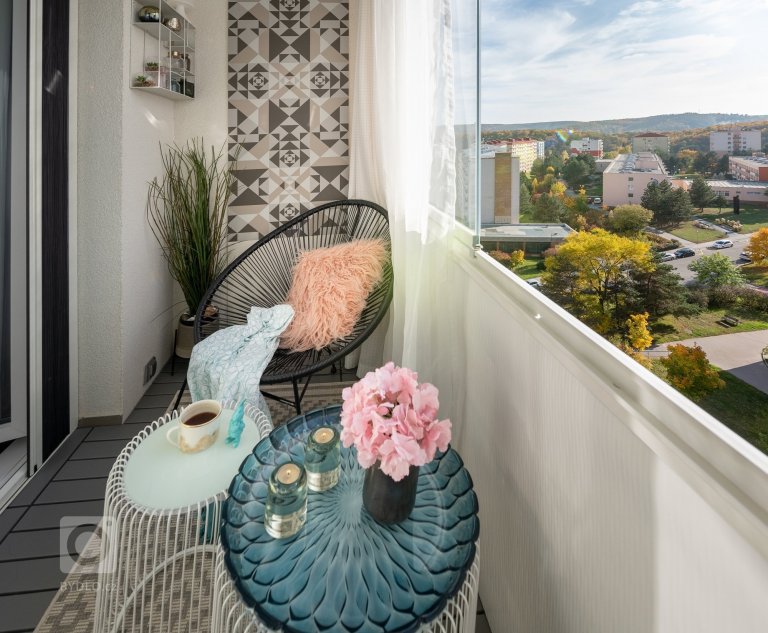 add picture to album