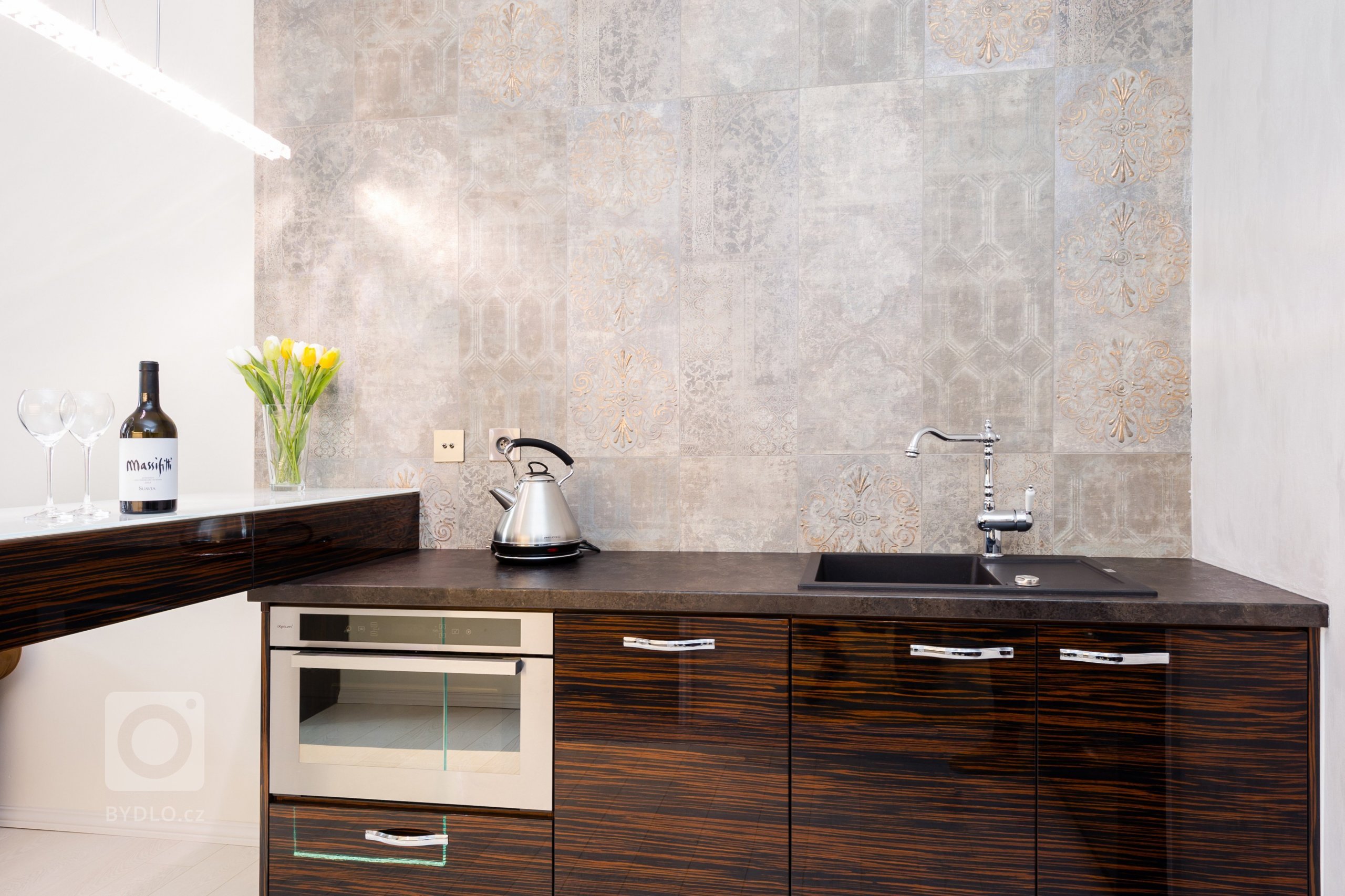 Garsonka je určena pro krátkodobé pronájmy cizincům. A pokud v ní chcete být ubytovaní, naleznete ji i na mezinárodním ubytovacím portálu Air BNB. Na…