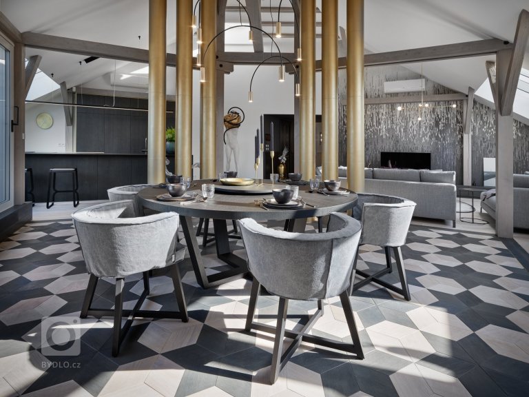 add picture to album