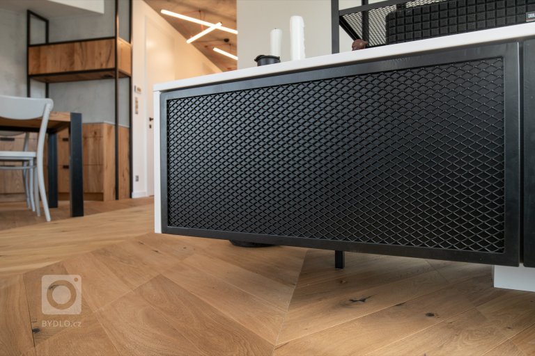 add picture to album