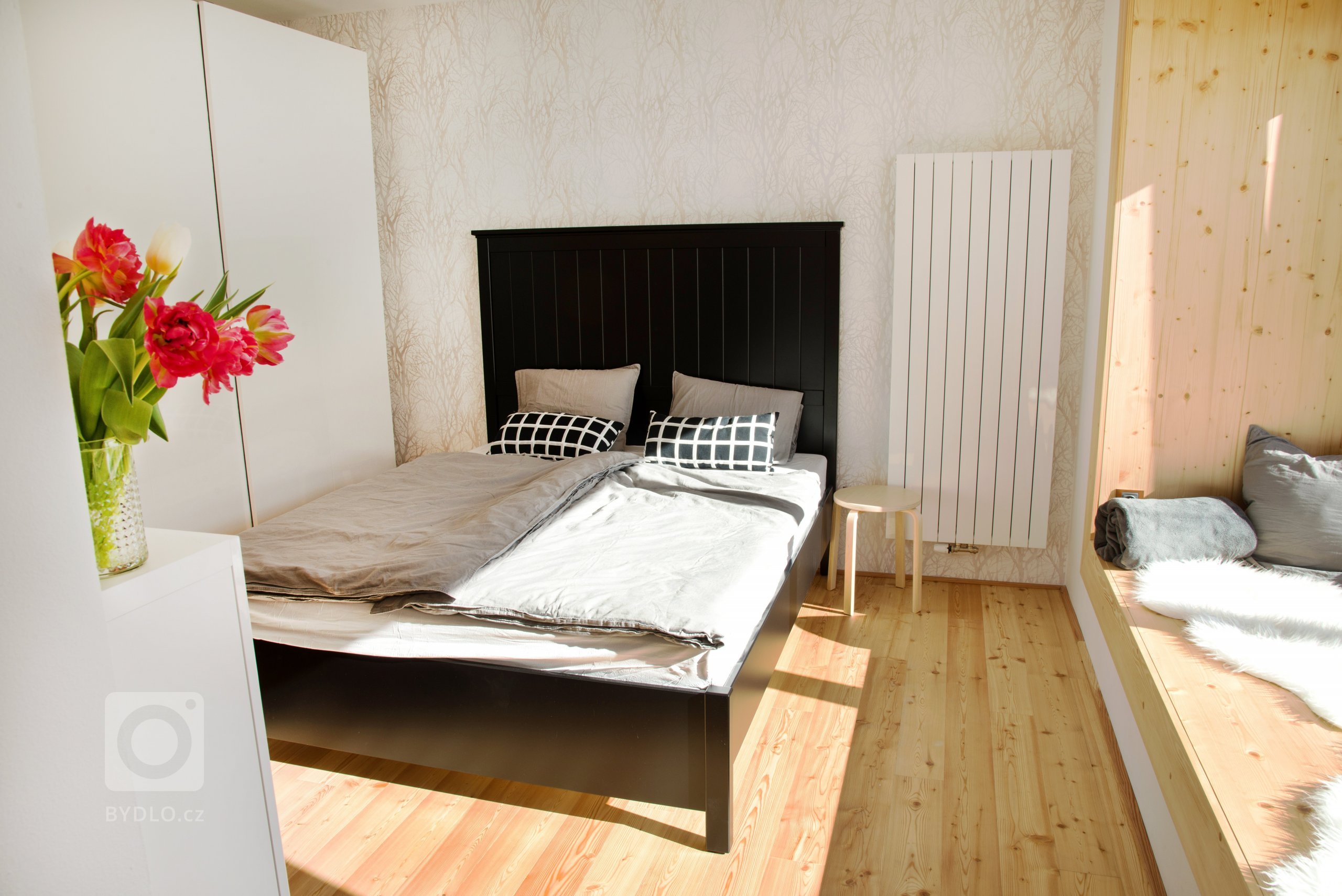 Zadání znělo jasně - účelně zařídit nově vybudovaný apartmán, který je primárně určen ke krátkodobému pronájmu a v průběhu roku slouží k rekreaci i jeho…