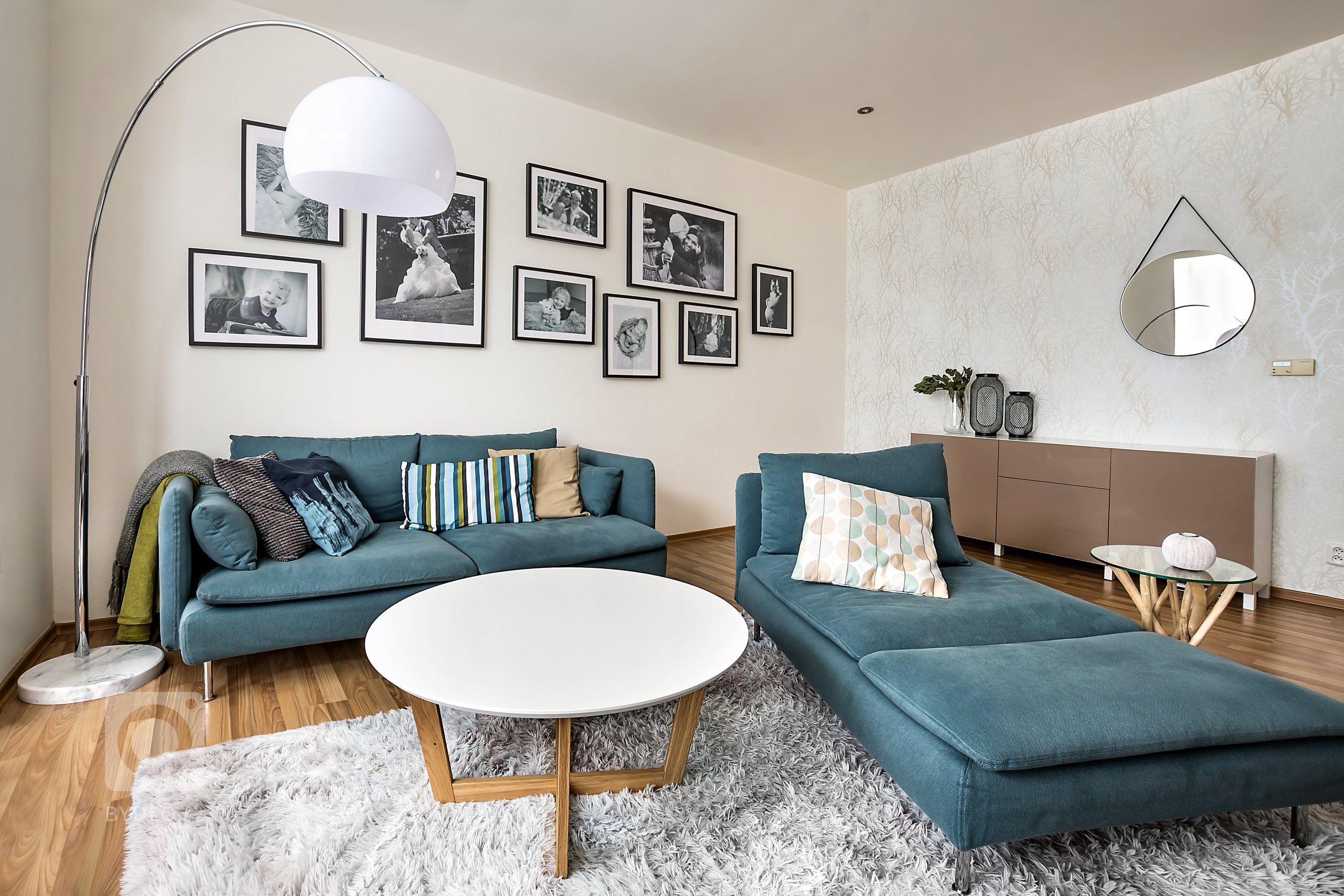 původním přáním majitelů bylo pouze vyměnit sedačku, koberec a skříňky u televize v obývacím pokoji... Nakonec jsme úplně obrátili dispozici pokoje, což u…