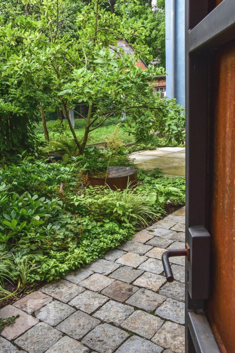 add picture to album