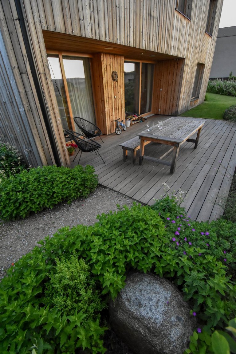 Další zahradou ze &bdquo;série&ldquo; přírodních zahrad je venkovská zahrada na Benešovsku.

Jak ji co nejlépe popsat?

Vzhled tohoto domu i zahrady pro…