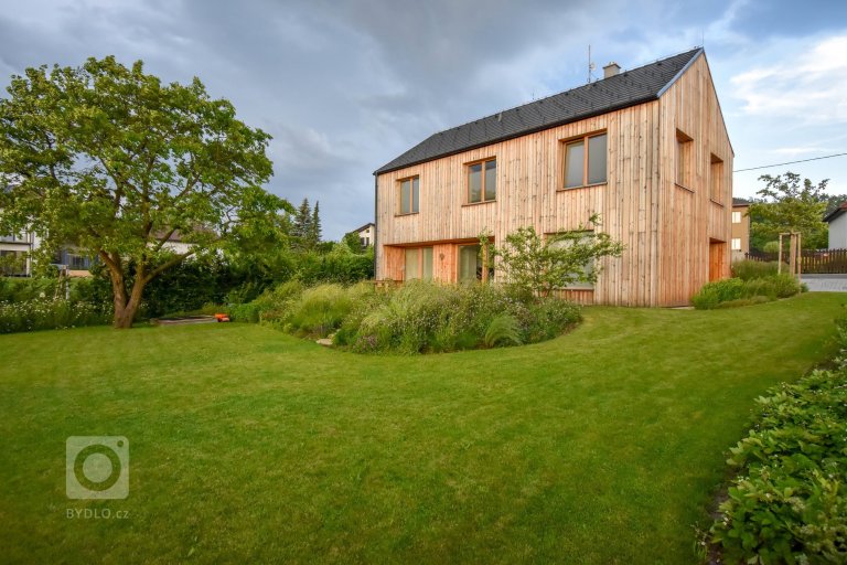 add picture to album