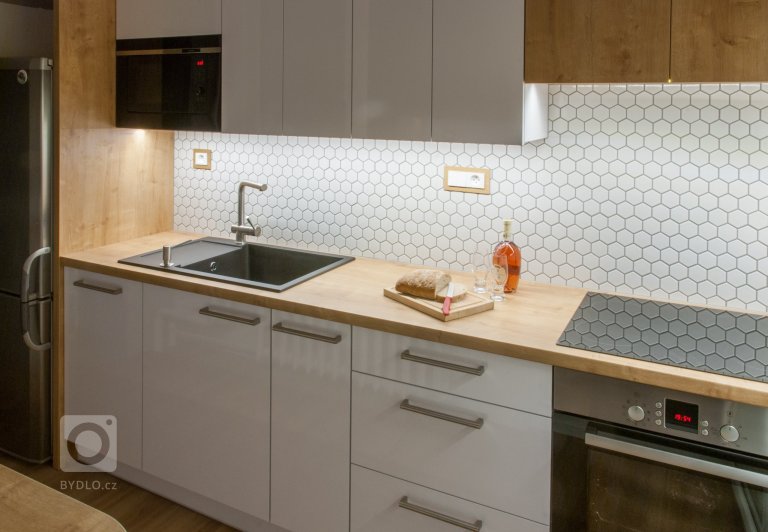 add picture to album