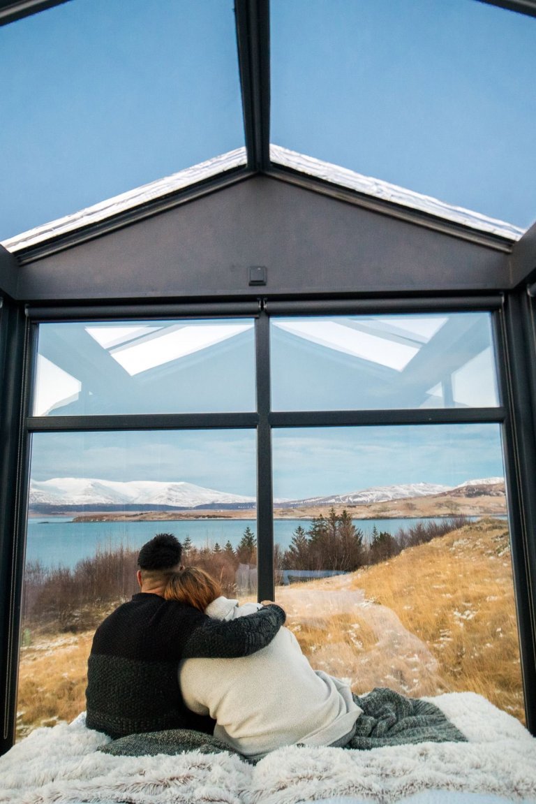 Prosklená chata na Islandu pro milovníky polární záře