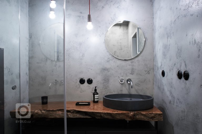 Současné bydlení v klášteře bez řehole a askeze