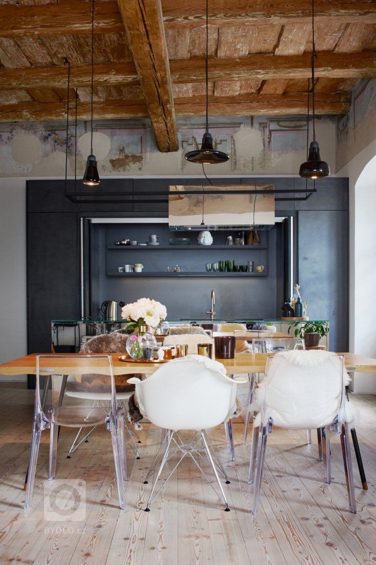 Současné bydlení v klášteře bez řehole a askeze